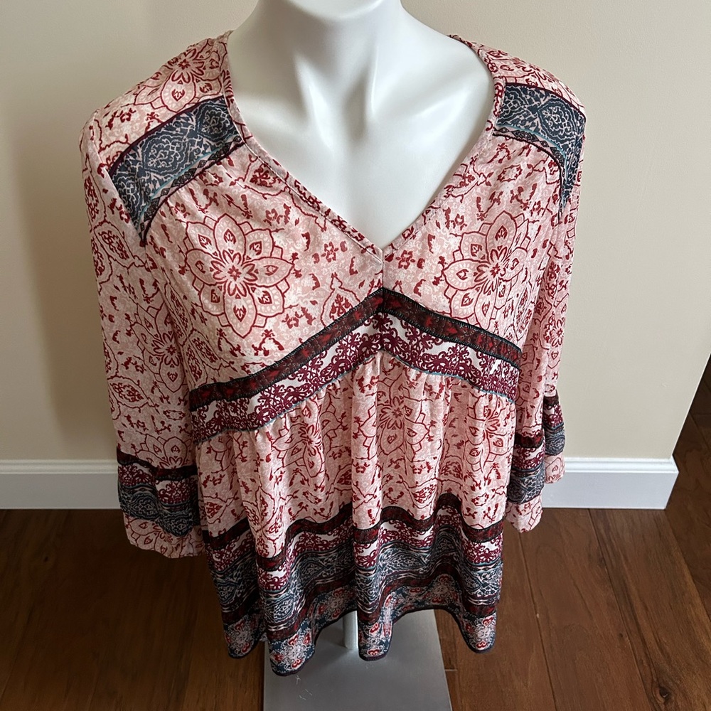 143 Knox rose size 2XL top